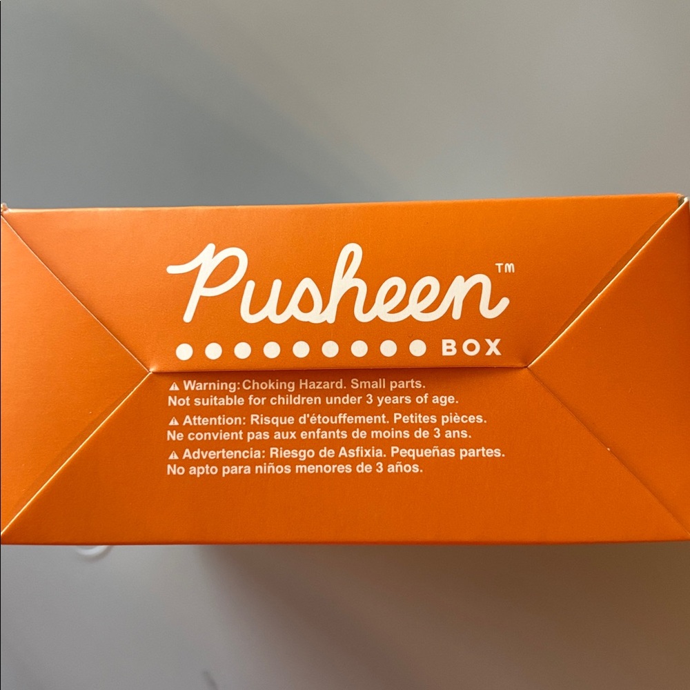 Pusheen Box LED candle. - Picture 3 of 6